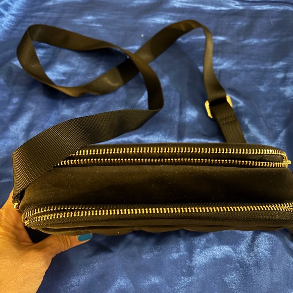 Lululemon Black Crossbody Bag - Picture 3 of 4